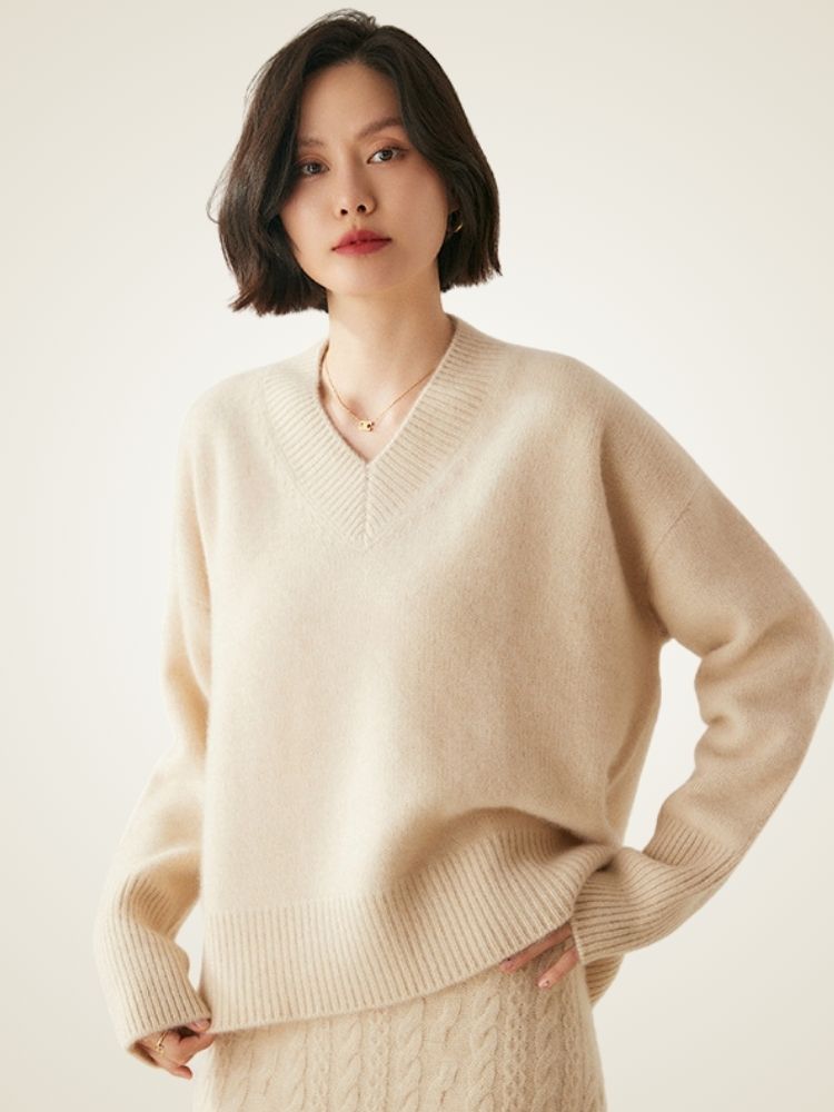 Lailie - V-Neck Cashmere Sweater