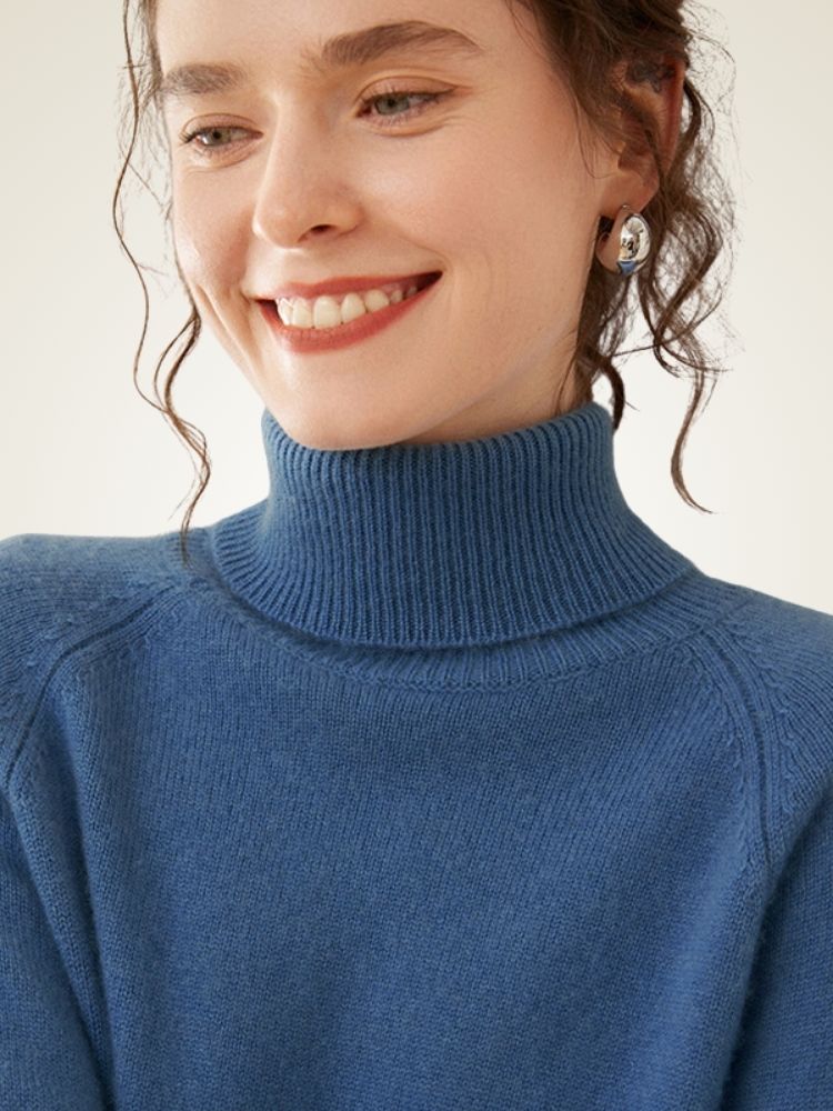 Lysandra - Classic Cashmere Turtleneck