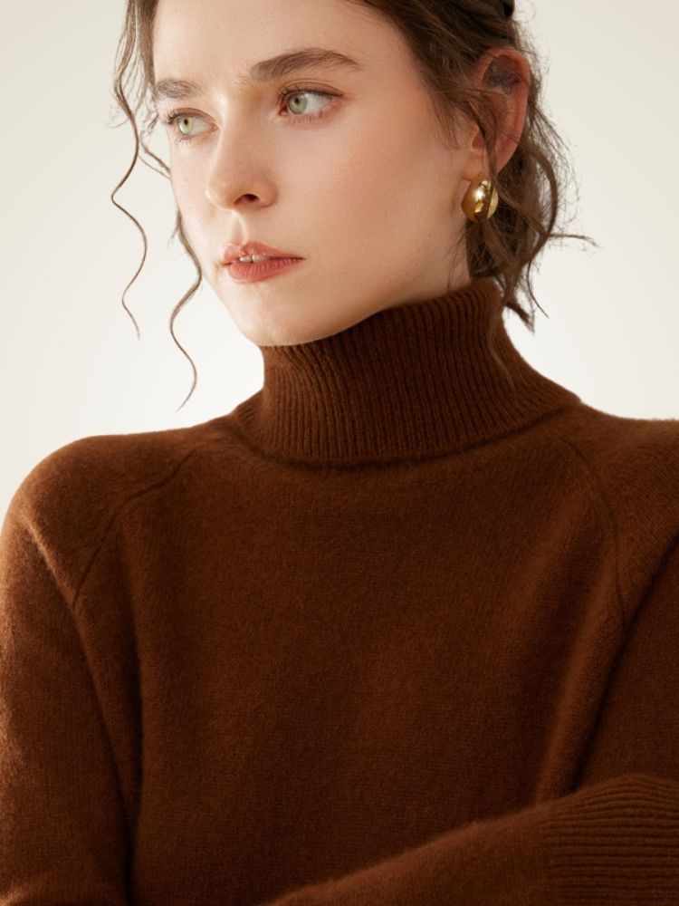 Lysandra - Classic Cashmere Turtleneck