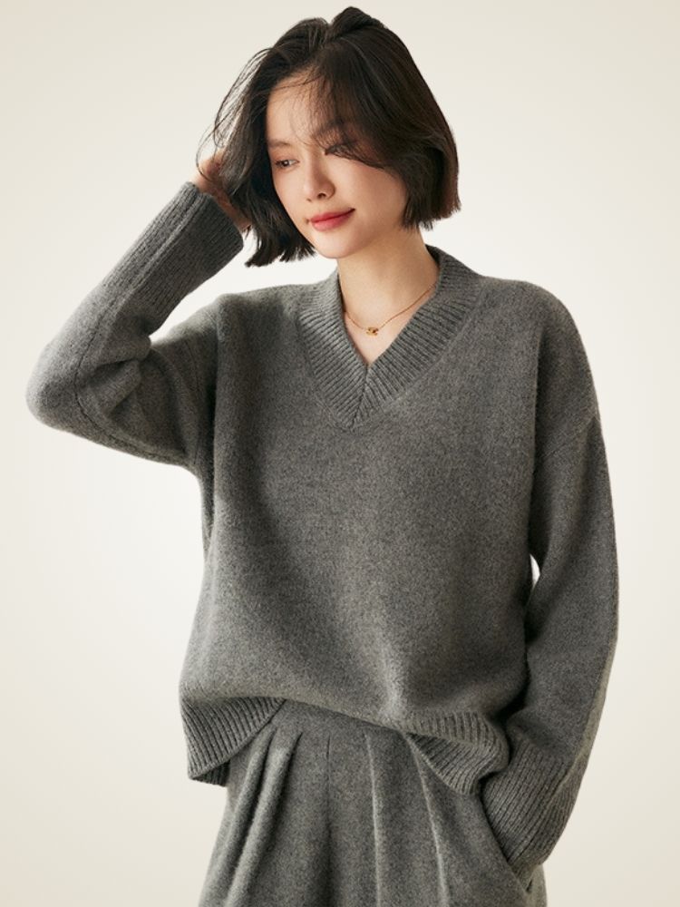 Lailie - V-Neck Cashmere Sweater