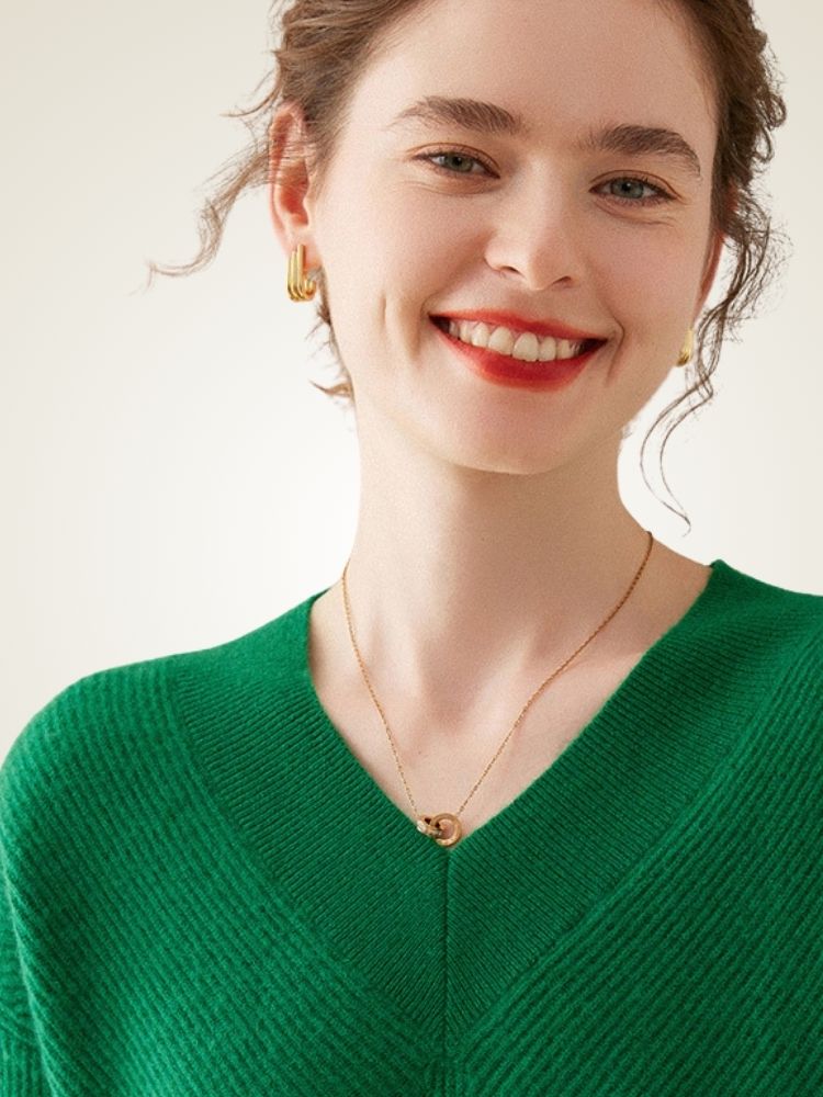 Roselith - Classic V-Neck Cashmere Pullover