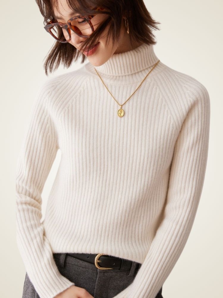 Loretta - Ribbed Cashmere Turtleneck
