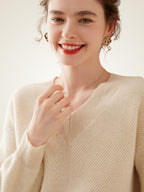 Roselith - Classic V-Neck Cashmere Pullover