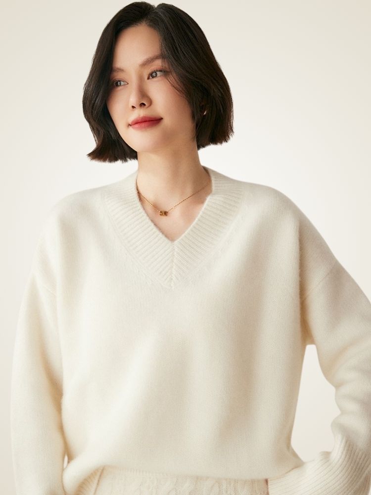 Lailie - V-Neck Cashmere Sweater